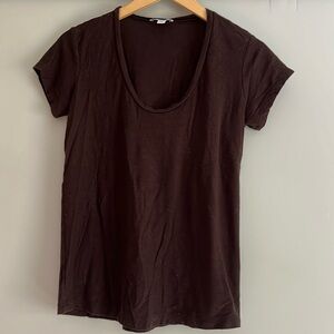 James perse u neck tee in dark brown size 2 (medium)